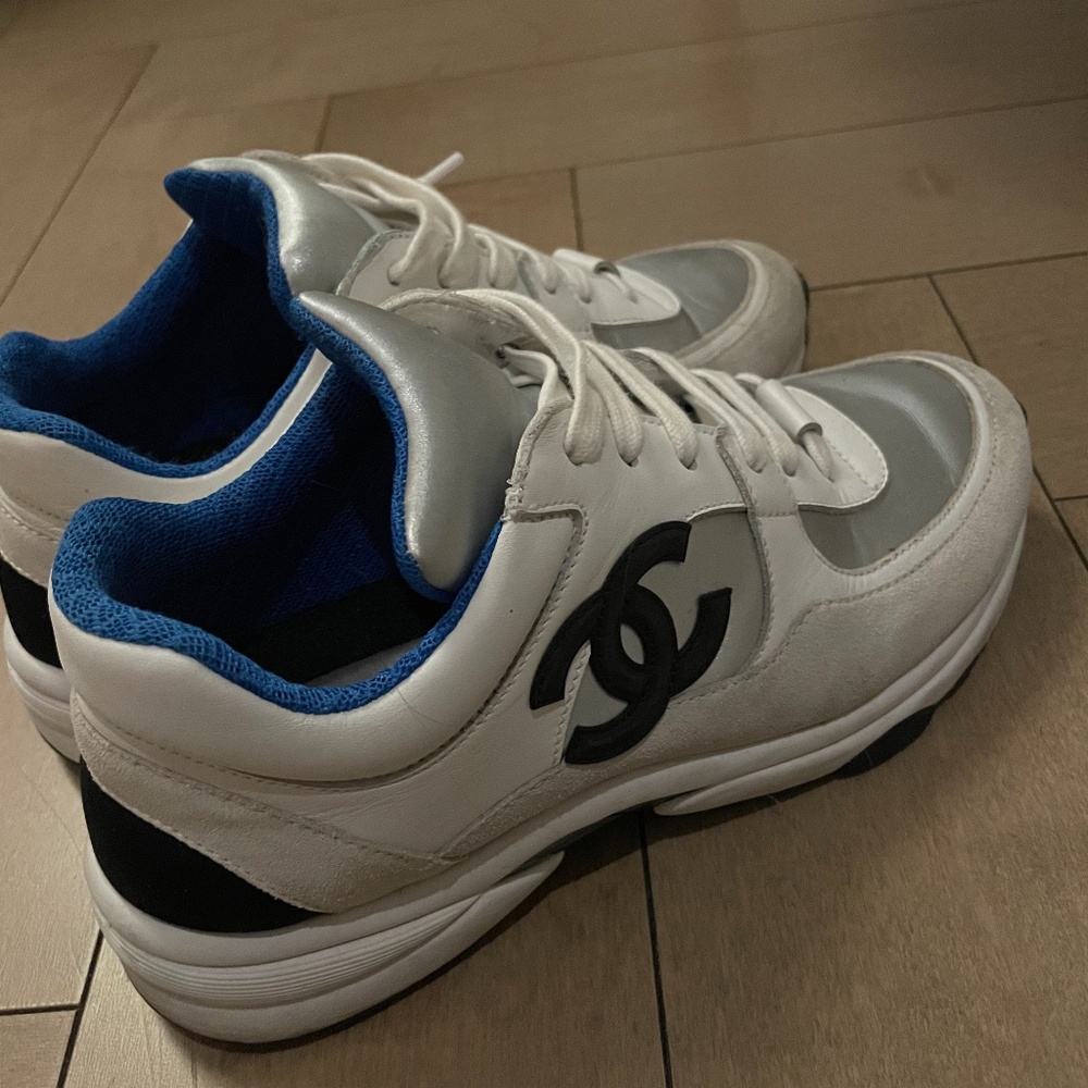 Chanel 37 sneakers